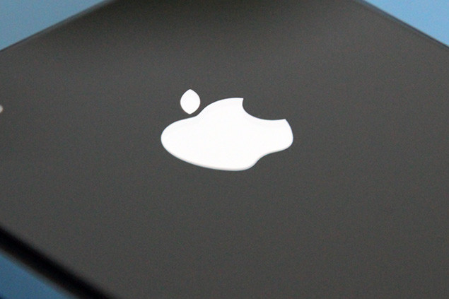 Apple Apple