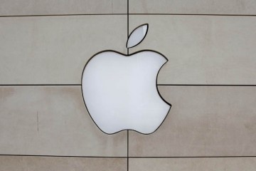Apple Apple