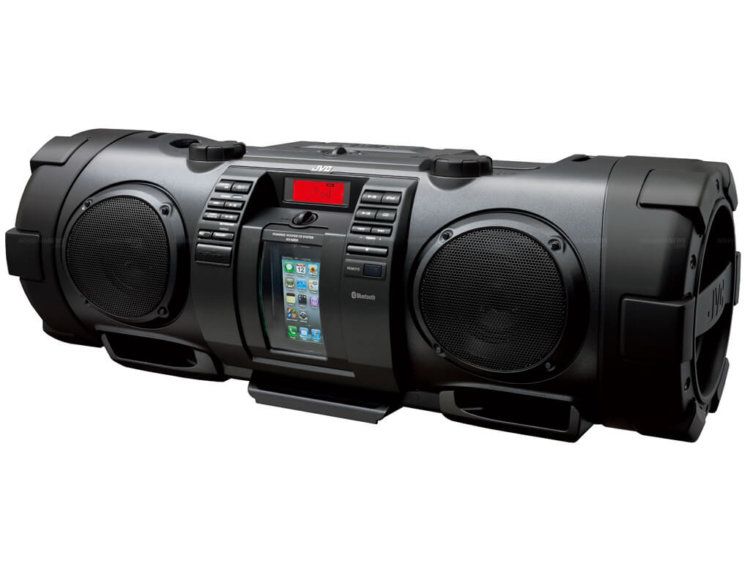 Бумбокс JVC RV-NB90-B – с музыкой по улице. Фото.