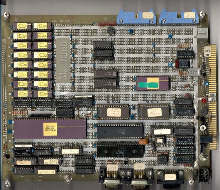 First Macintosh wired board First Macintosh wired board