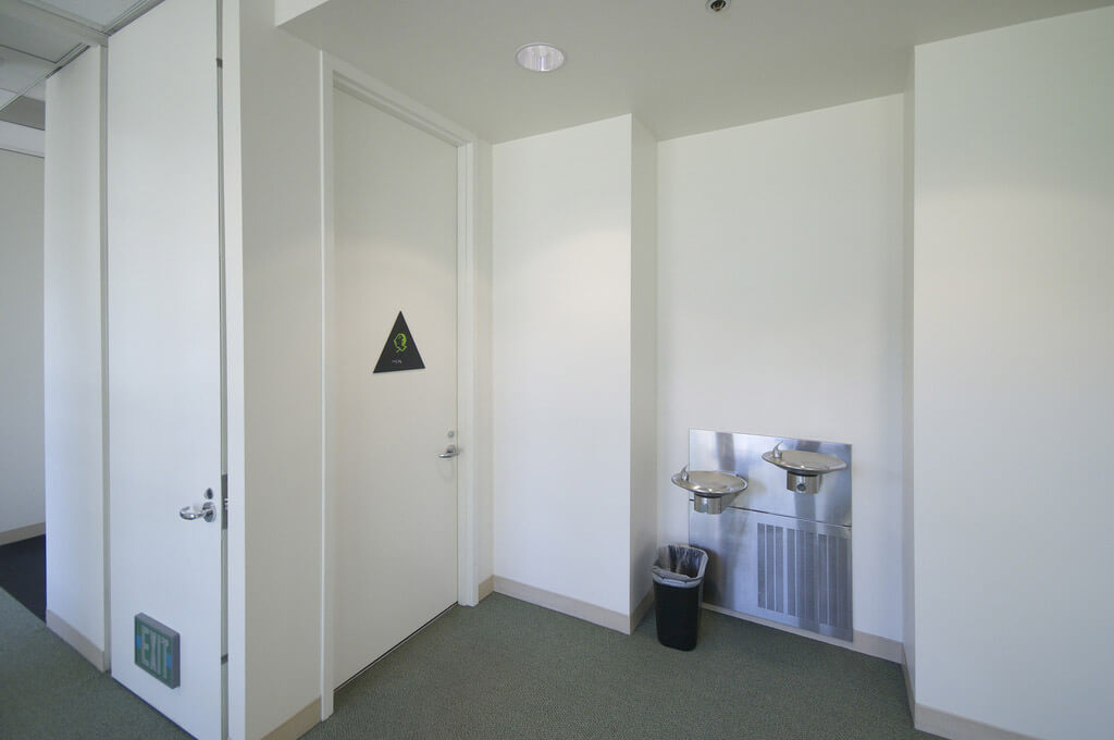 restroom1 restroom1
