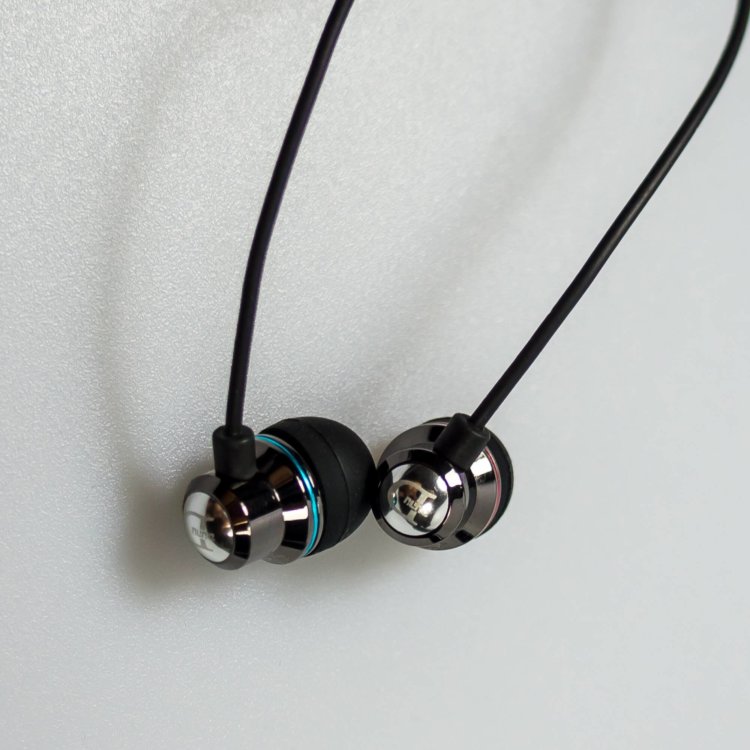 4 Earphones 4 Earphones