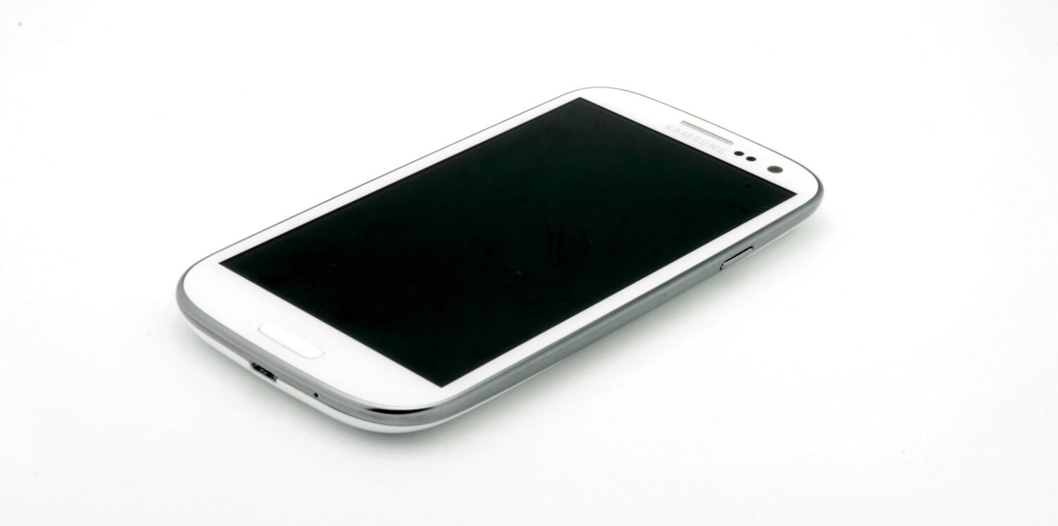 Galaxy S III в белом цветовом решении. Galaxy S III в белом цветовом решении.