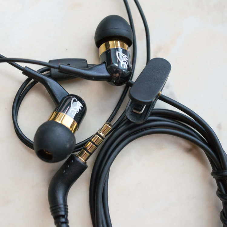 10 With Cable 10 With Cable