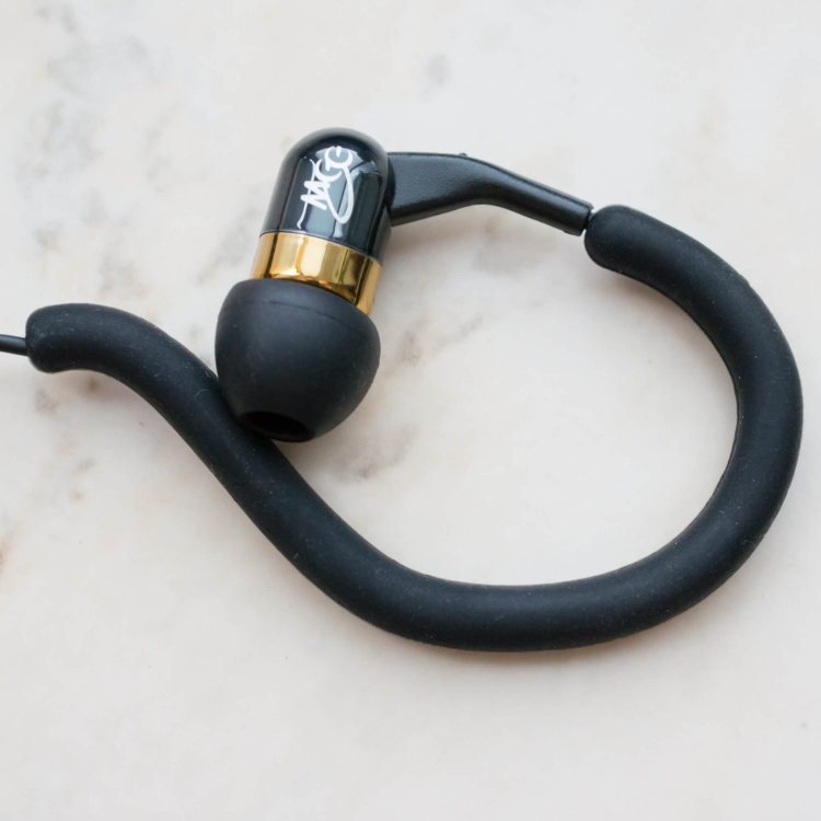 11 With Ear Guide 11 With Ear Guide