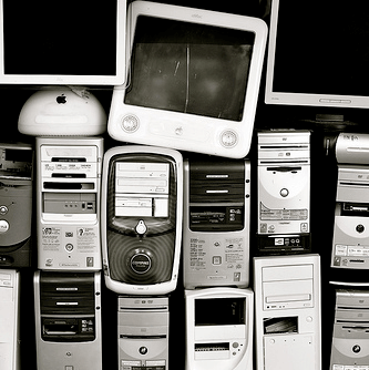 Мировые поставки компьютеров растут и падают. Фото.