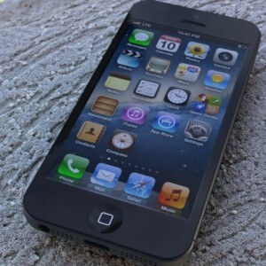 Победа Apple в суде станет мощным толчком продаж нового iPhone. Фото.