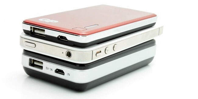 Сравнение GP Baterries PowerBank XPB20 и XPB28 с iPhone 4S Сравнение GP Baterries PowerBank XPB20 и XPB28 с iPhone 4S