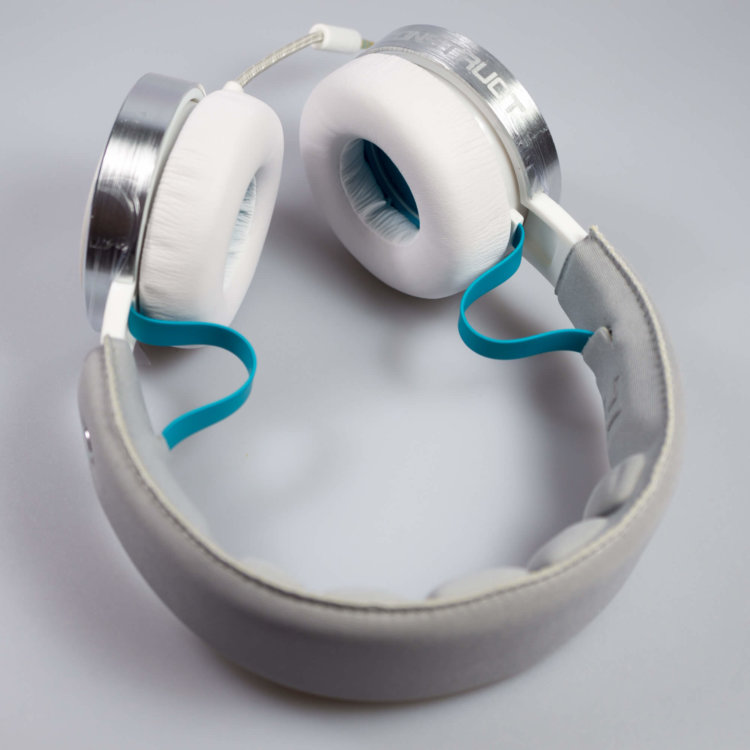 3 Headphones 3 Headphones