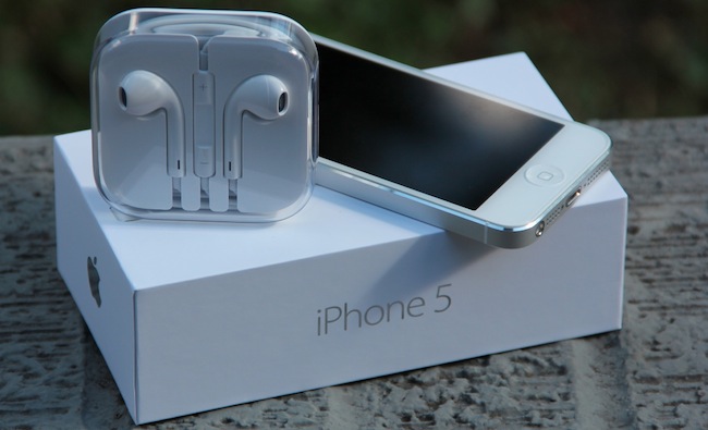 iPhone бьет рекорды продаж в Индии iPhone бьет рекорды продаж в Индии