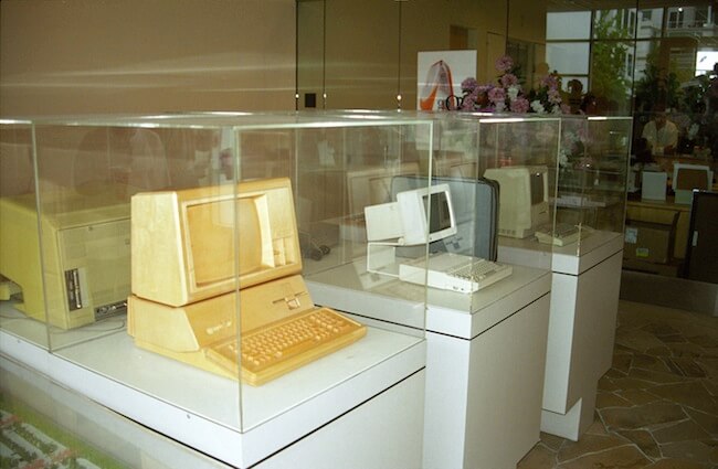 [1] Кампус Apple: экскурсия в святая святых 