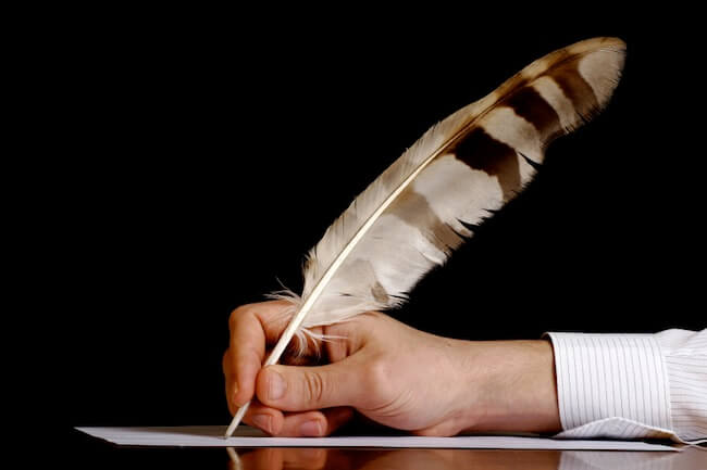 Apple судится с китайскими писателями writer