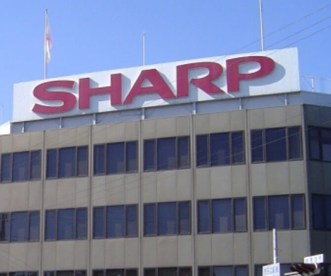 Samsung хочет отобрать Sharp у Apple. Фото.