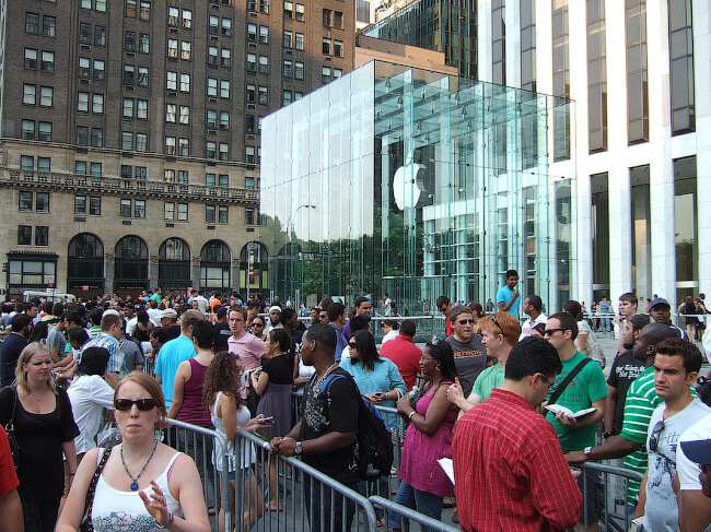 Apple store Line Apple store Line