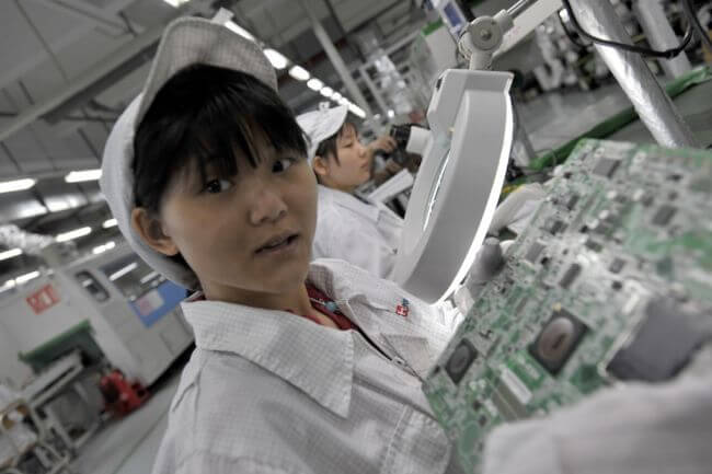 Foxconn снова в центре скандала. Фото.