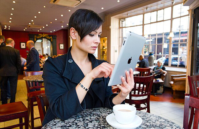 iPad girl iPad girl