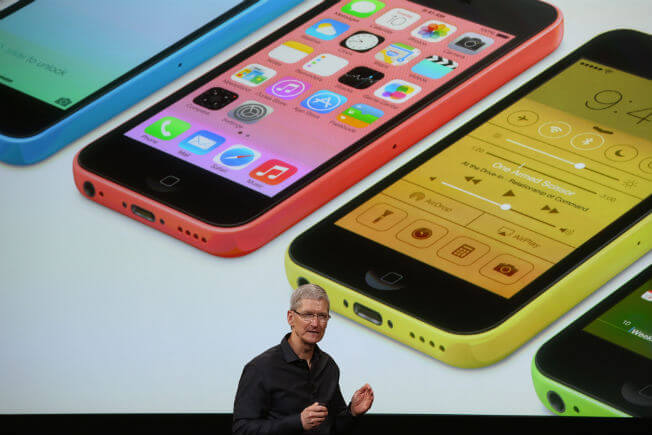 Тим Кук: «Мы никогда не рассматривали iPhone 5c в качестве бюджетной модели». Фото.