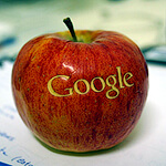 Apple и Google: Конец противостояния. Фото.