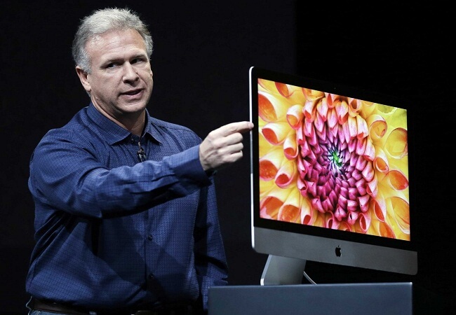 Фил Шиллер показывает iMac Фил Шиллер показывает iMac