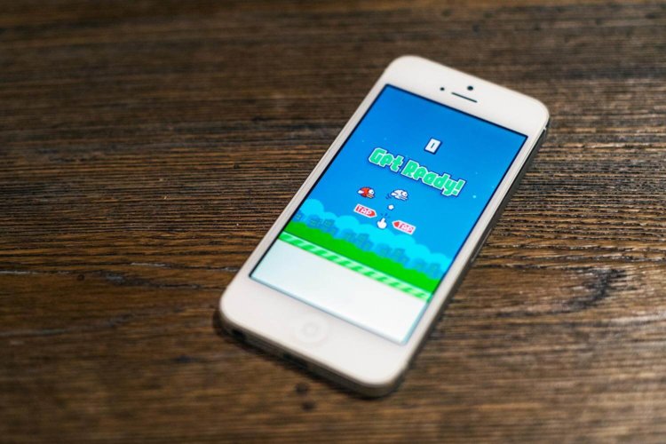 Создатель Flappy Bird подтвердил возвращение игры в App Store. Фото.