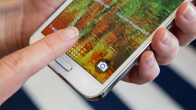 Сканер отпечатков пальцев от Samsung был взломан. Фото.