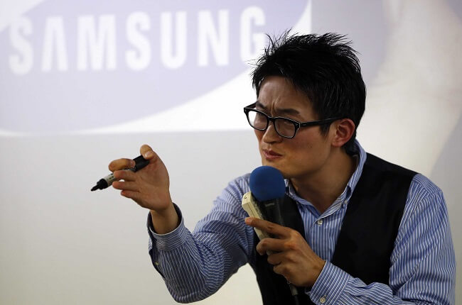 Представитель Samsung Представитель Samsung