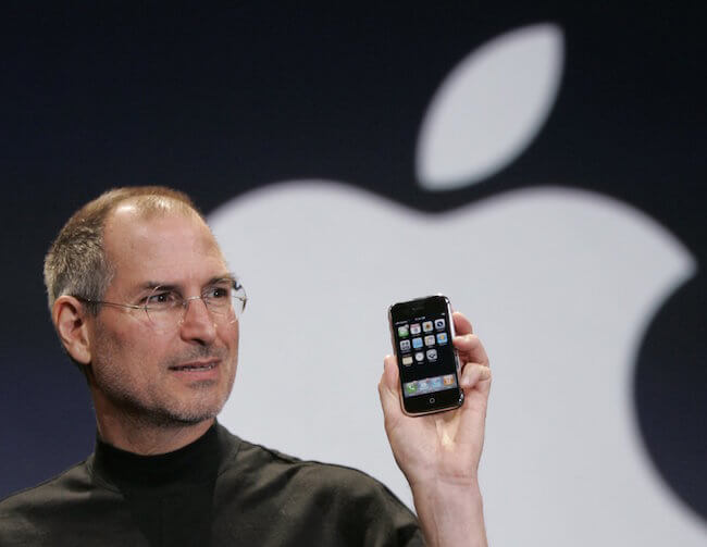 Стив Джобс и iPhone Стив Джобс и iPhone