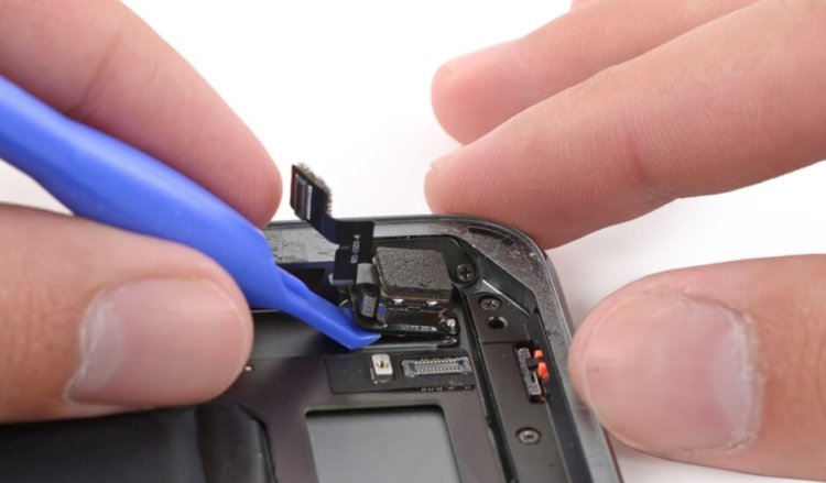 Рекомендации ModMac: Когда не стоит затягивать с ремонтом iPhone. Фото.