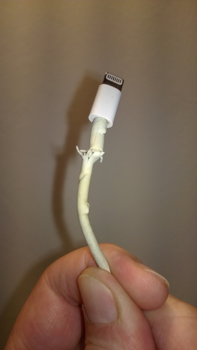 C Lightning нужно срочно что-то делать. Фото.