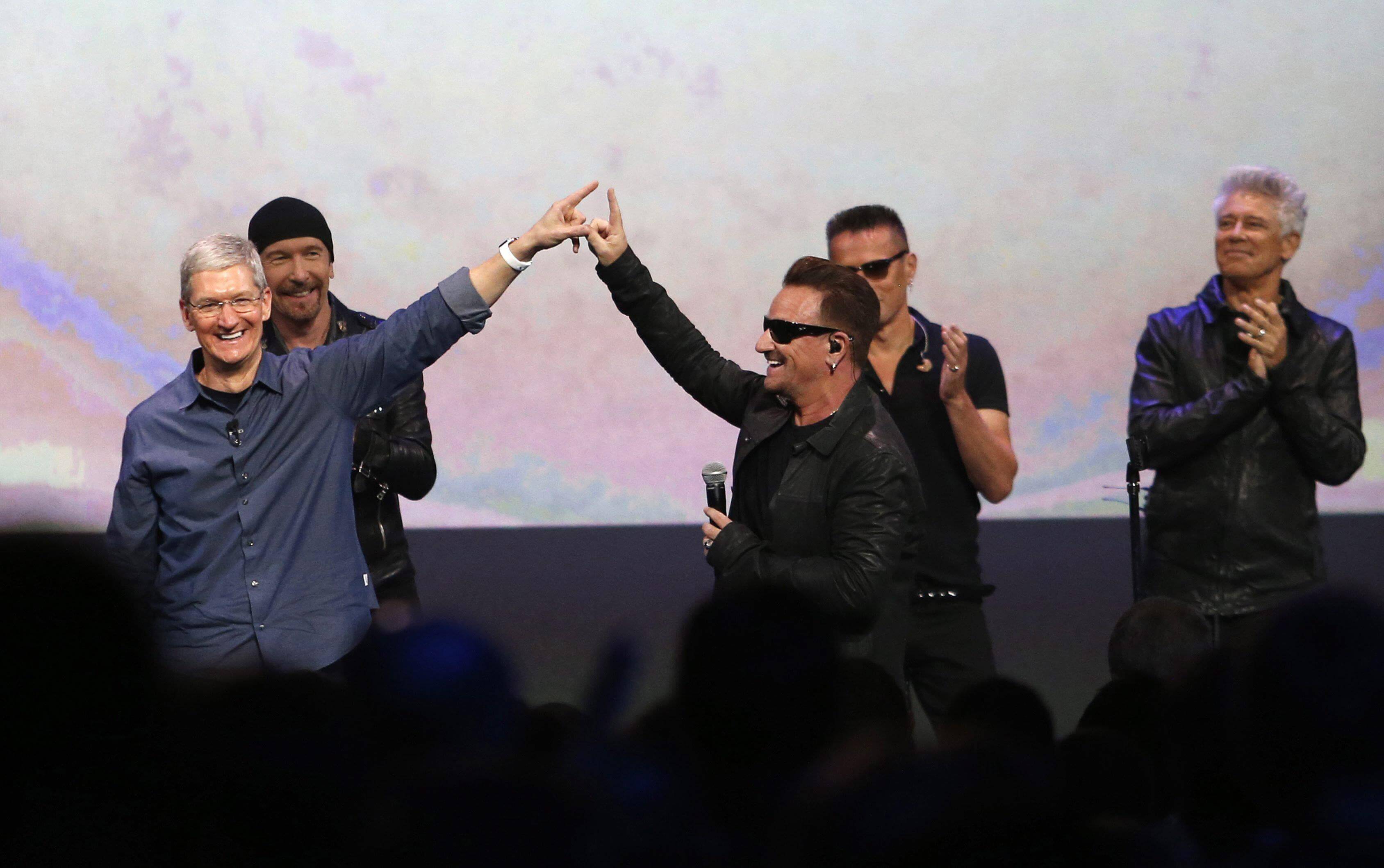 U2 и Тим Кук U2 и Тим Кук