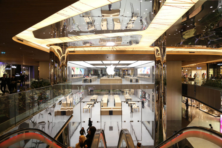 Магазин Apple в Турции признали самым красивым торговым центром. Фото.