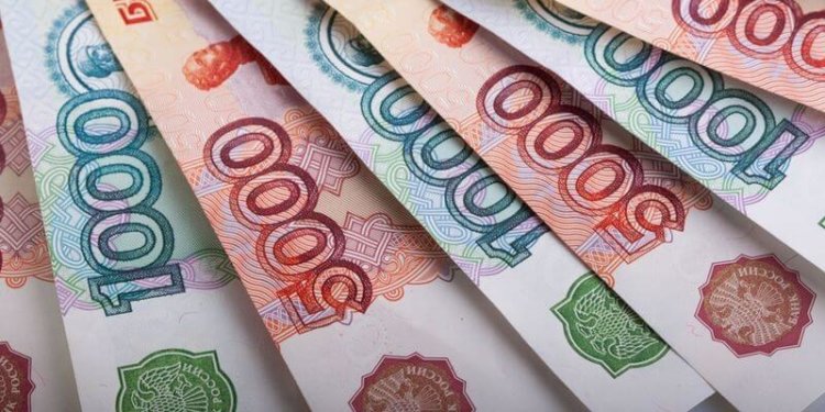 Apple повысит цены на новые iPhone в России со следующей недели. Фото.