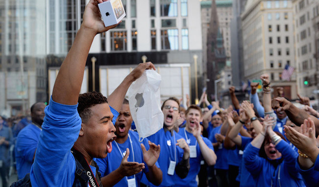 Новые iPhone «взорвали» мировой рынок смартфонов. Фото.
