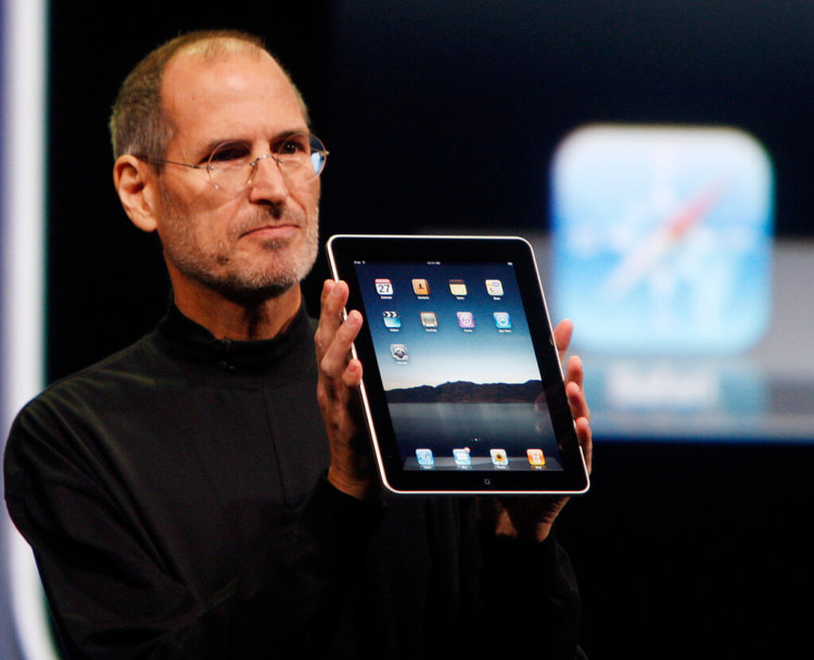 Стив Джобс и iPad Стив Джобс и iPad