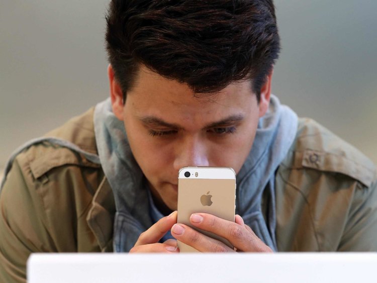 Умные люди предпочитают iPhone? Фото.