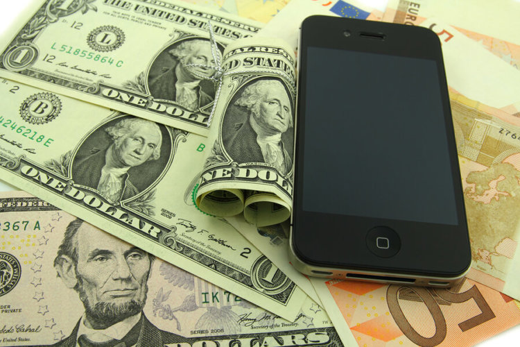 Законам рынка вопреки, или почему Apple не нужен бюджетный iPhone. Фото.