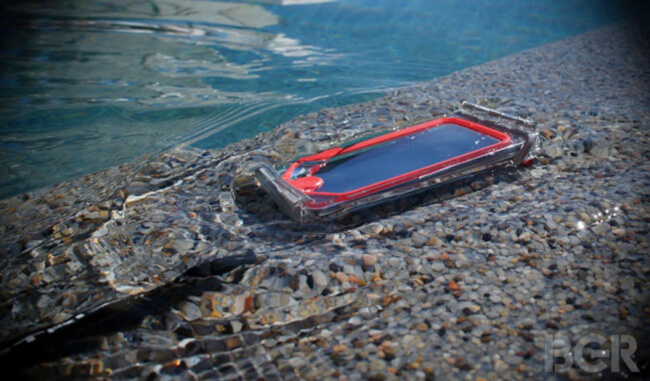 iphone в луже iphone в луже