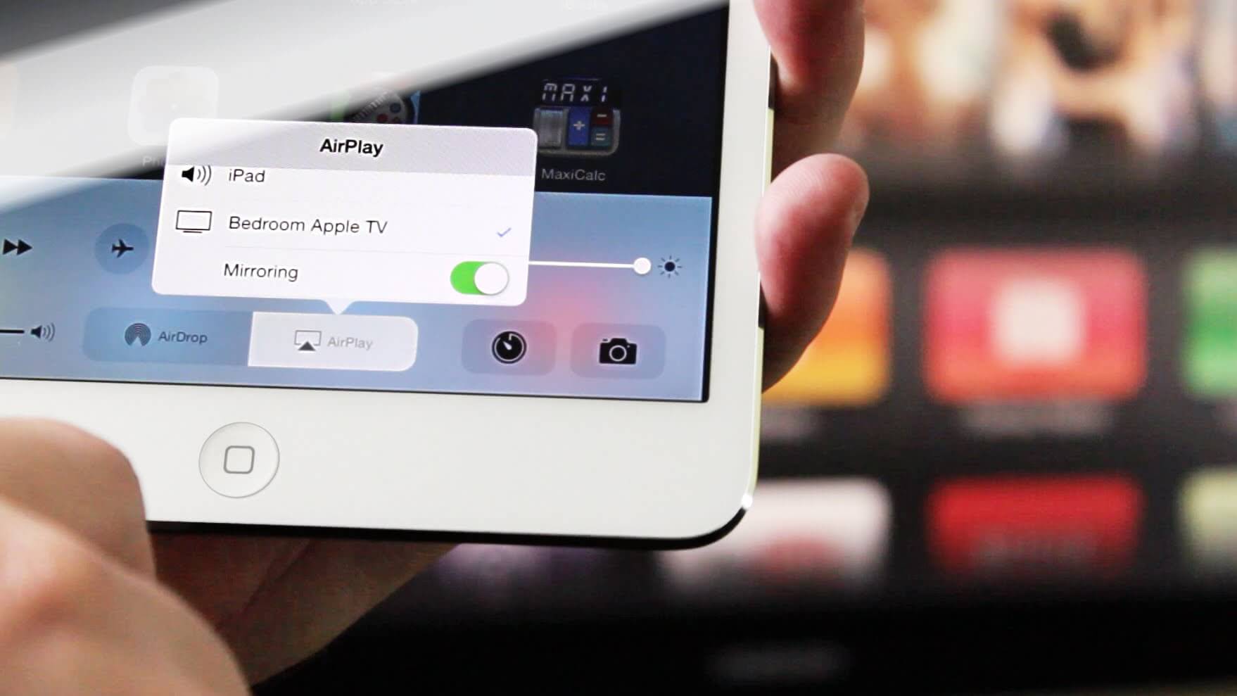 Транслировать видео с айфона на телевизор. Airplay что это на айфоне. Airplay на телевизоре. Iphone с телевизором. Apple TV Airplay.