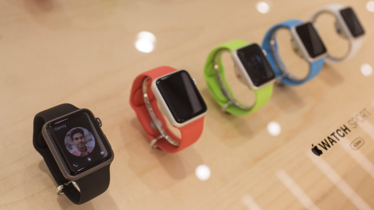Apple Watch появятся в магазинах в июне. Фото.