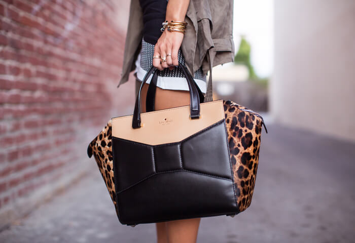 Новая осенняя коллекция дамских сумочек подружится с iPhone. Фото.