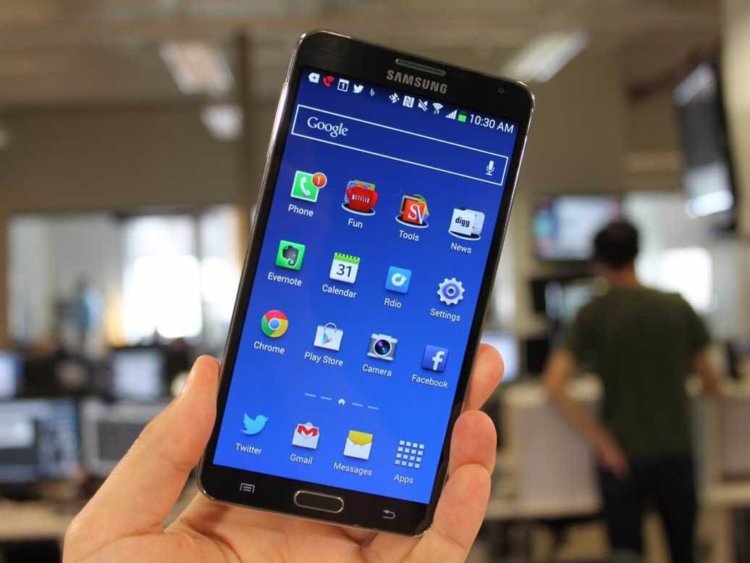 apple-samsung-showdown apple-samsung-showdown