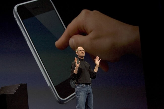 Steve Jobs Unveils Apple iPhone At MacWorld Expo Steve Jobs Unveils Apple iPhone At MacWorld Expo