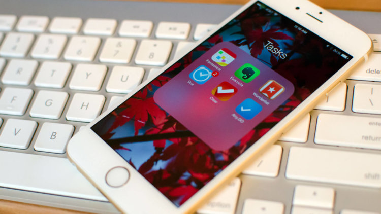 Apple удалила запрещенные в России приложения. Фото.