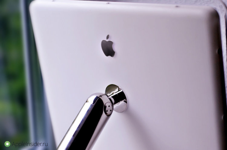 imac-g4-back imac-g4-back