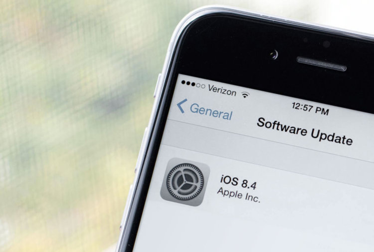 Apple запретила «откат» до iOS 8.4. Фото.