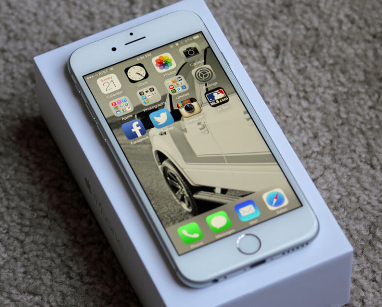 Spigen уже продает чехлы для нового iPhone. Фото.