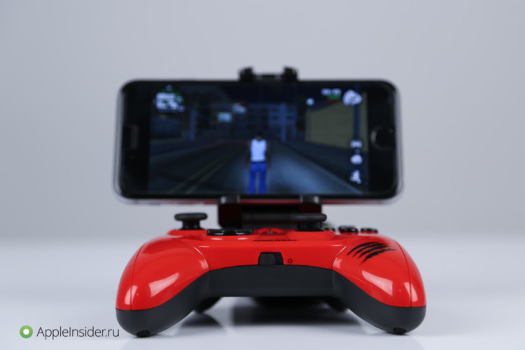 Mad Catz Micro C.T.R.L.i — взгляни на iOS-игры по-новому. Mad Catz Micro C.T.R.L.i — взгляни на iOS-игры по-новому. Фото.