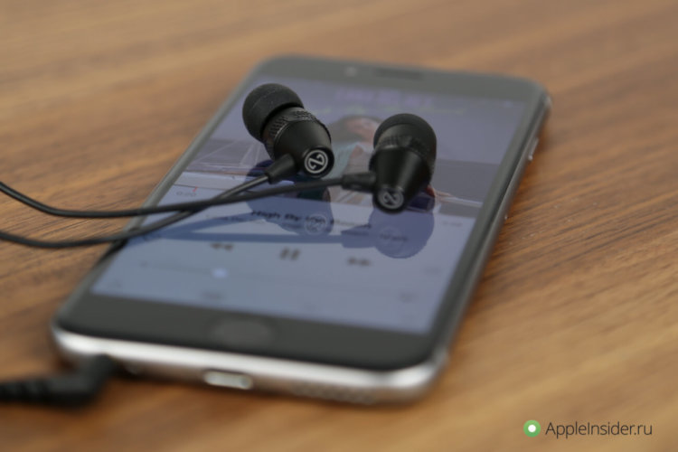 Zetton Gray Steel — бюджетная гарнитура для вашего iPhone. Фото.