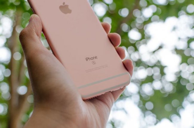 iphone-6s-hand iphone-6s-hand