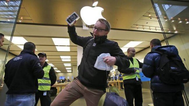 happy-apple-customer happy-apple-customer